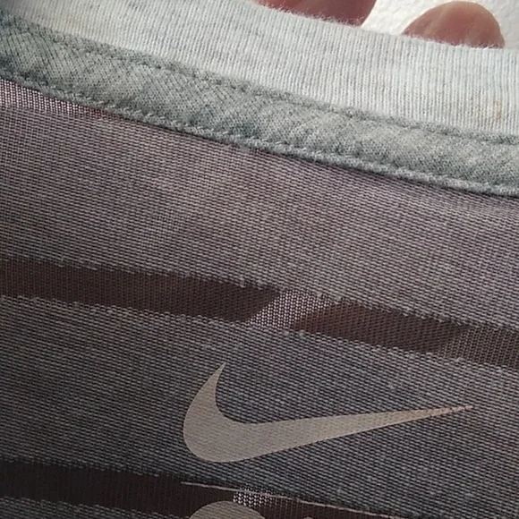 🎉2X HP🎉Nike Get It Girl Striped S/S Tee, Gray, M, NWT - Picture 4 of 7